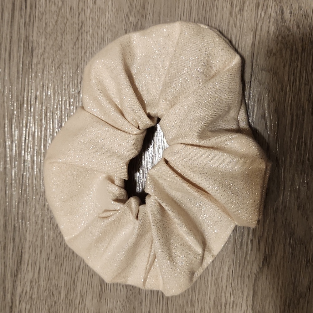 🐻 New Scrunchie